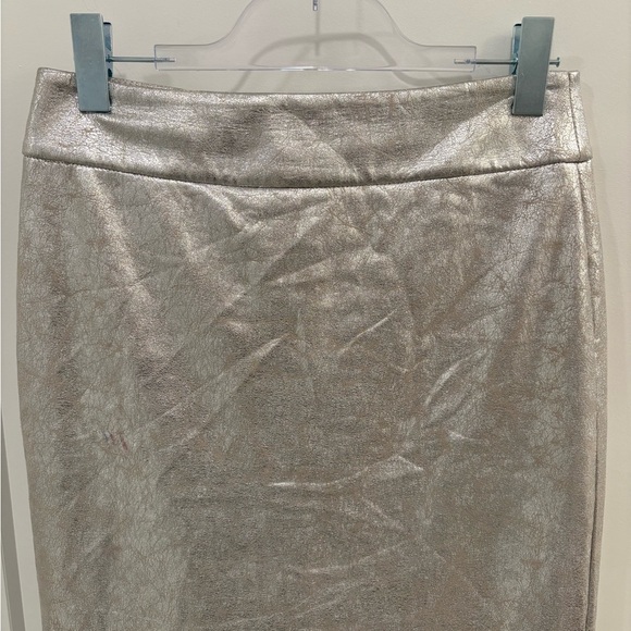 Zara Vegan Leather Metallic Silver Crinkle Skirt With Slit Size Small - Picture 2 of 11